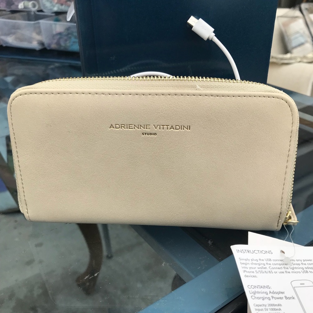 Charging Wallet